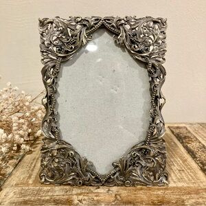 Ornate Silver Colored Photo Frame 4x6 Oval Sunflower Designs